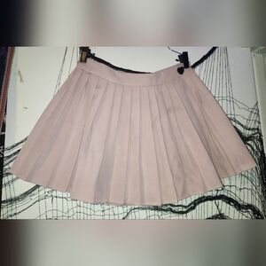 ✨️Elegant Light Pink Pleated Skirt With Embroidered Heart Detail✨️